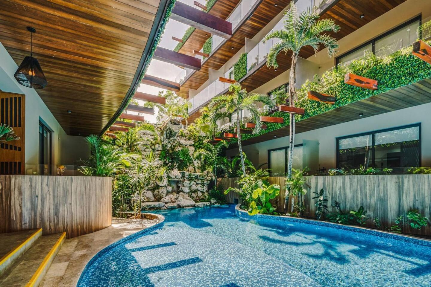 Apartment Sunrise With Fast-wifi, Rooftop Pool, *